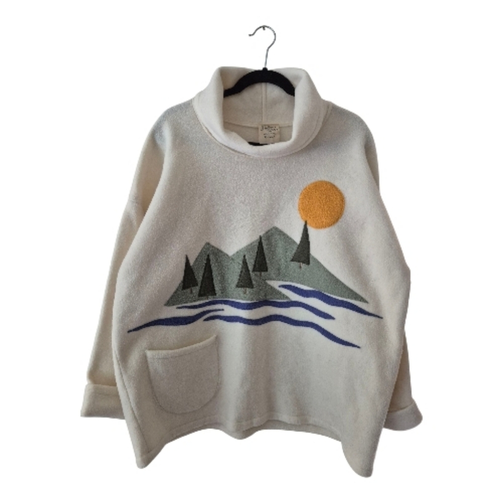 Vtg. Pat Barnes The Tangled Web Cream Turtleneck Sweater w/ Mountain Design SzL